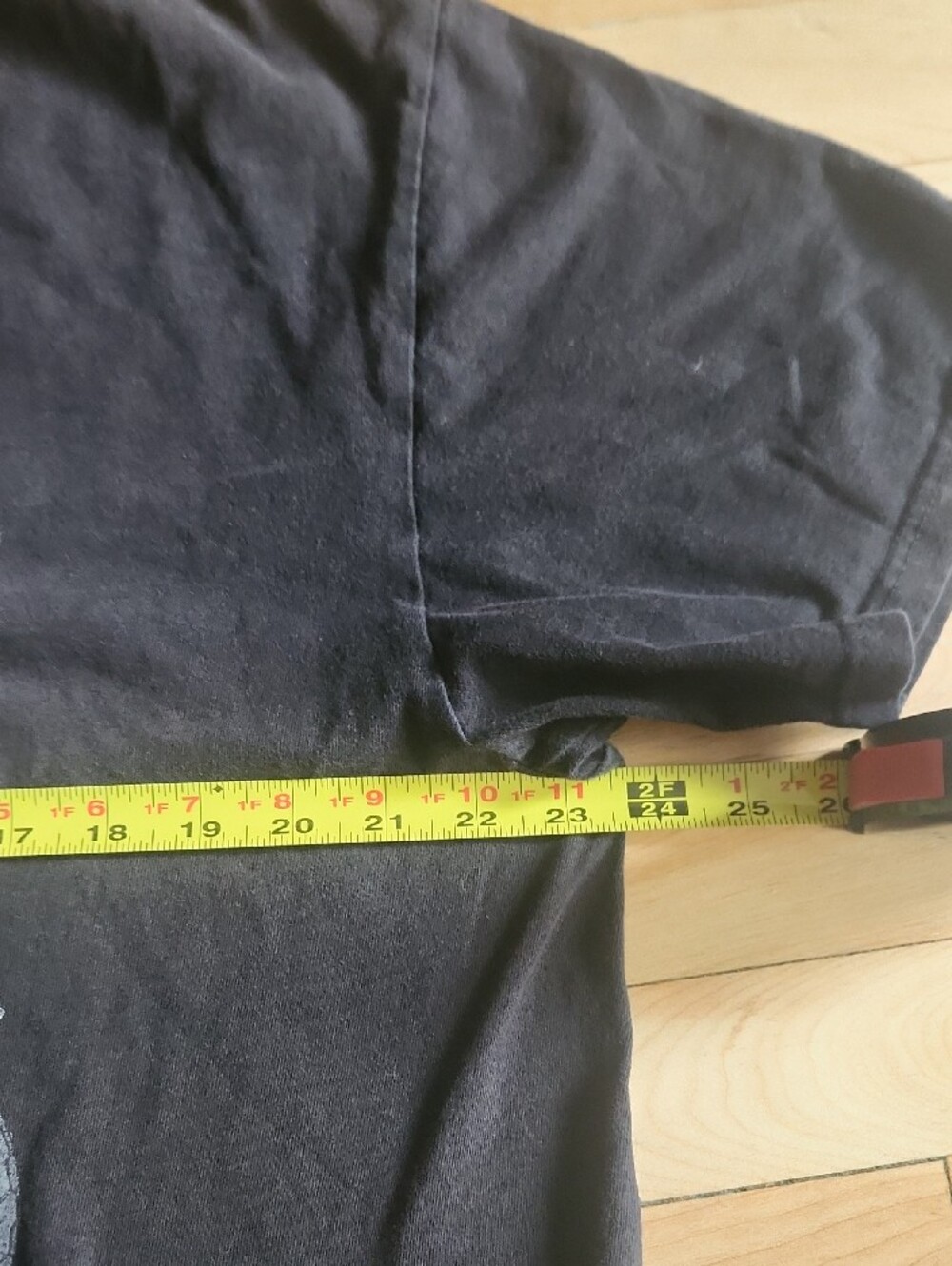 Harley-Davidson Black Tee with Red Pin-Up Graphic - Picture 6 of 12